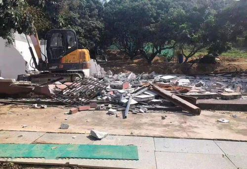 塘厦约875㎡大型户外广告牌被依法拆除，东莞多处违建广告牌同步整治